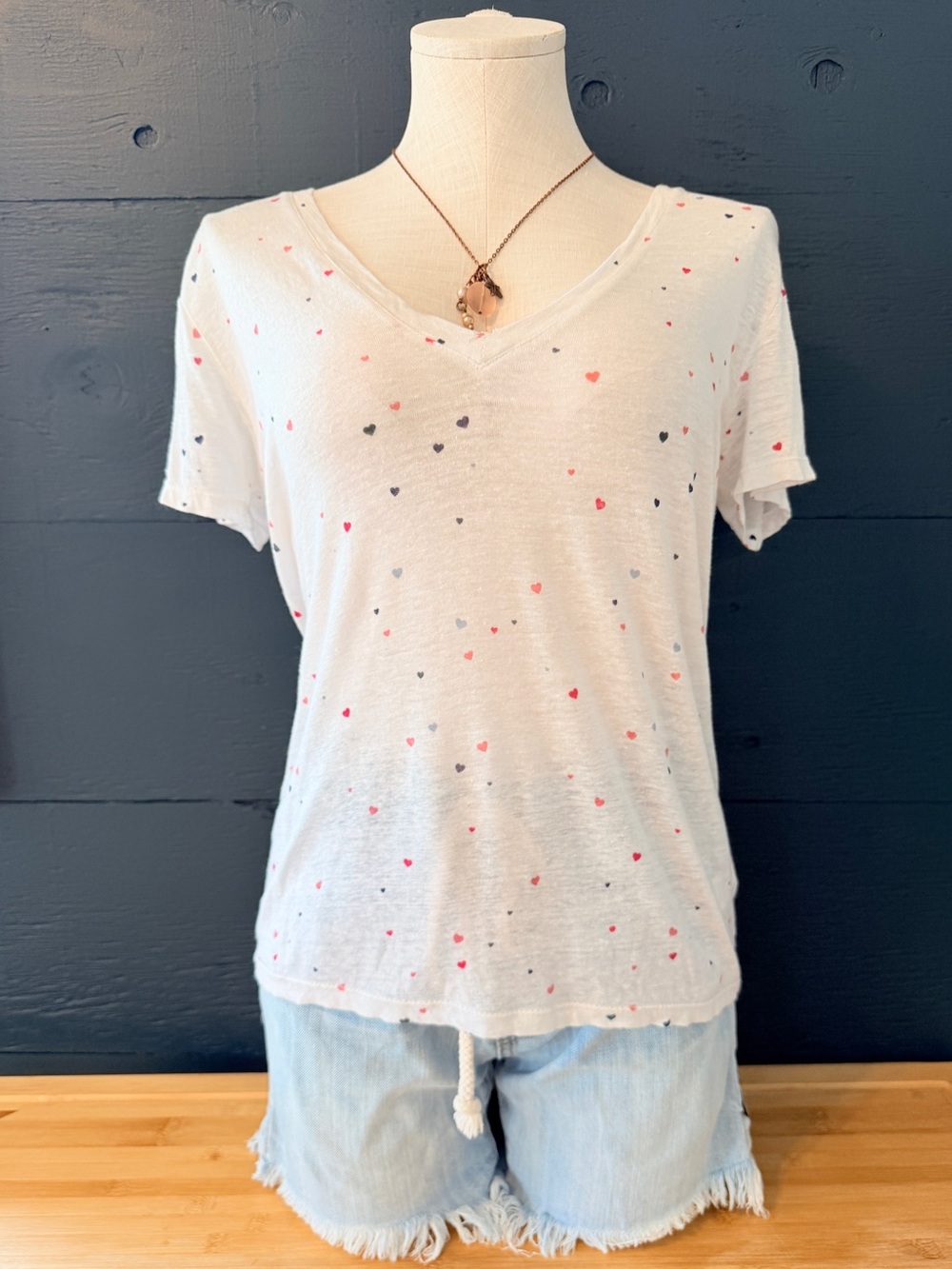 💕Rails Cara Lovesick Heart Print V-Neck Tee Size XS EUC💕